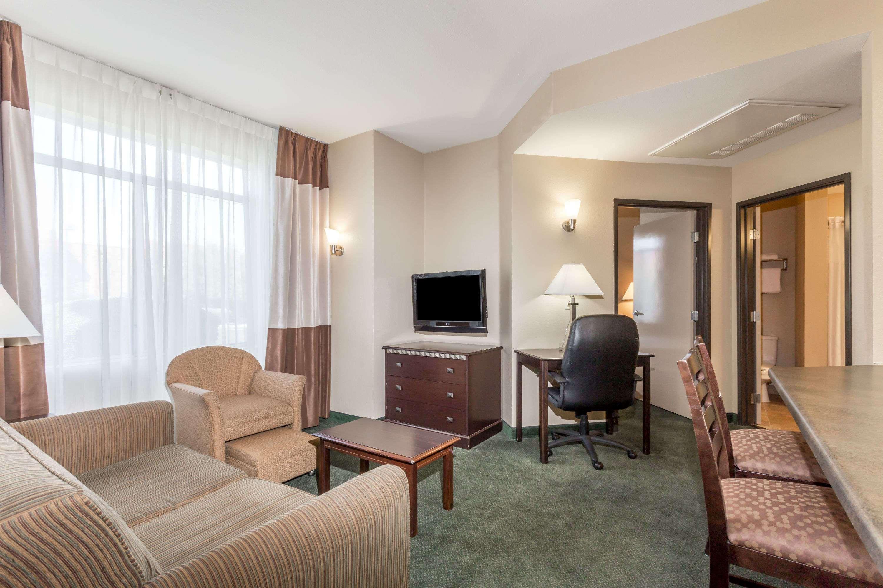 Hawthorn Suites By Wyndham Chandler Exterior photo